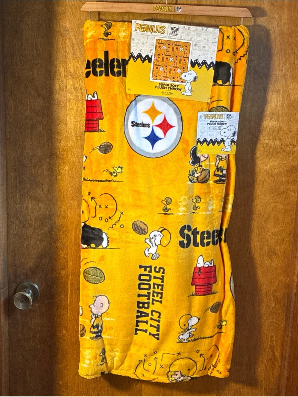 Peanuts x Steelers Yellow Plush Throw Blanket